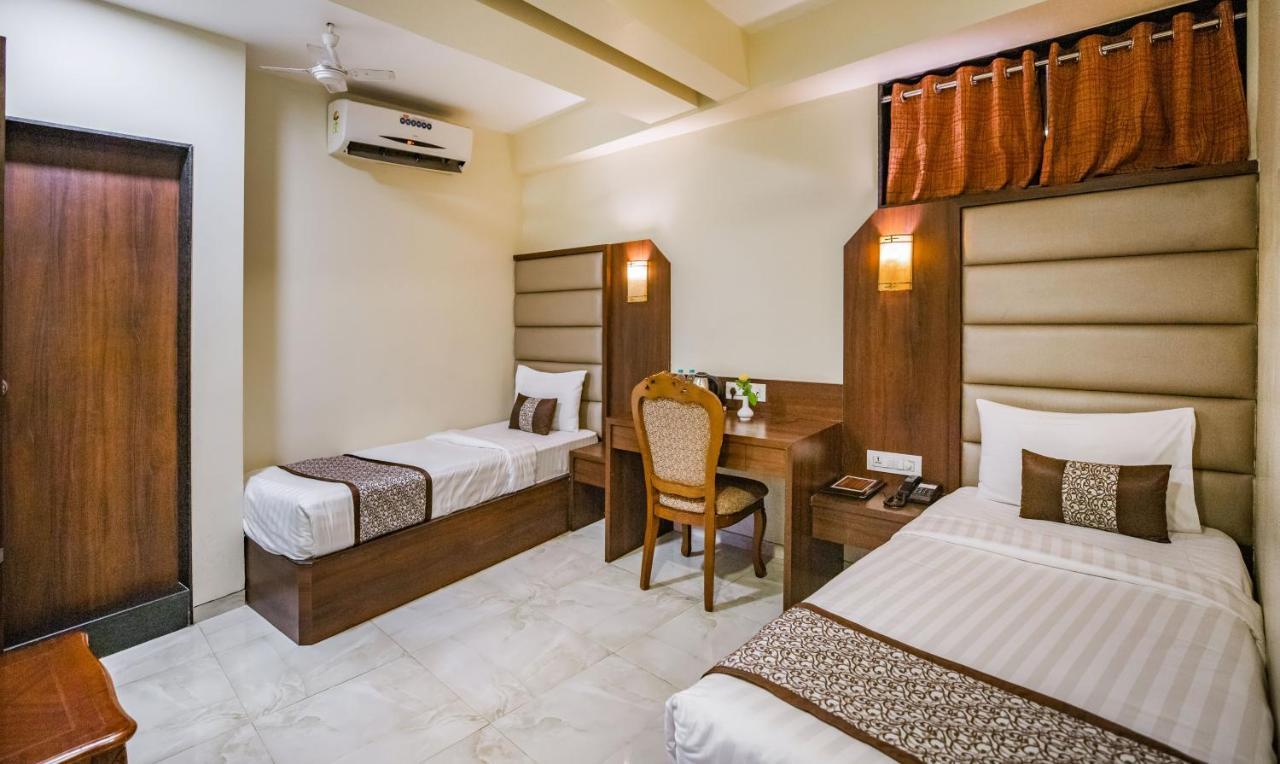 Hotel 24 Seven Nashik Exterior foto