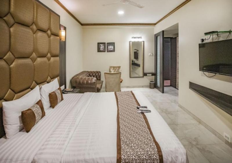 Hotel 24 Seven Nashik Exterior foto