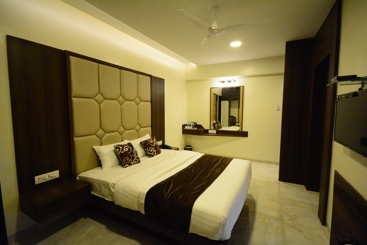 Hotel 24 Seven Nashik Exterior foto