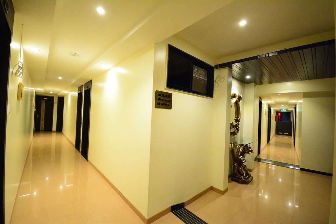 Hotel 24 Seven Nashik Exterior foto