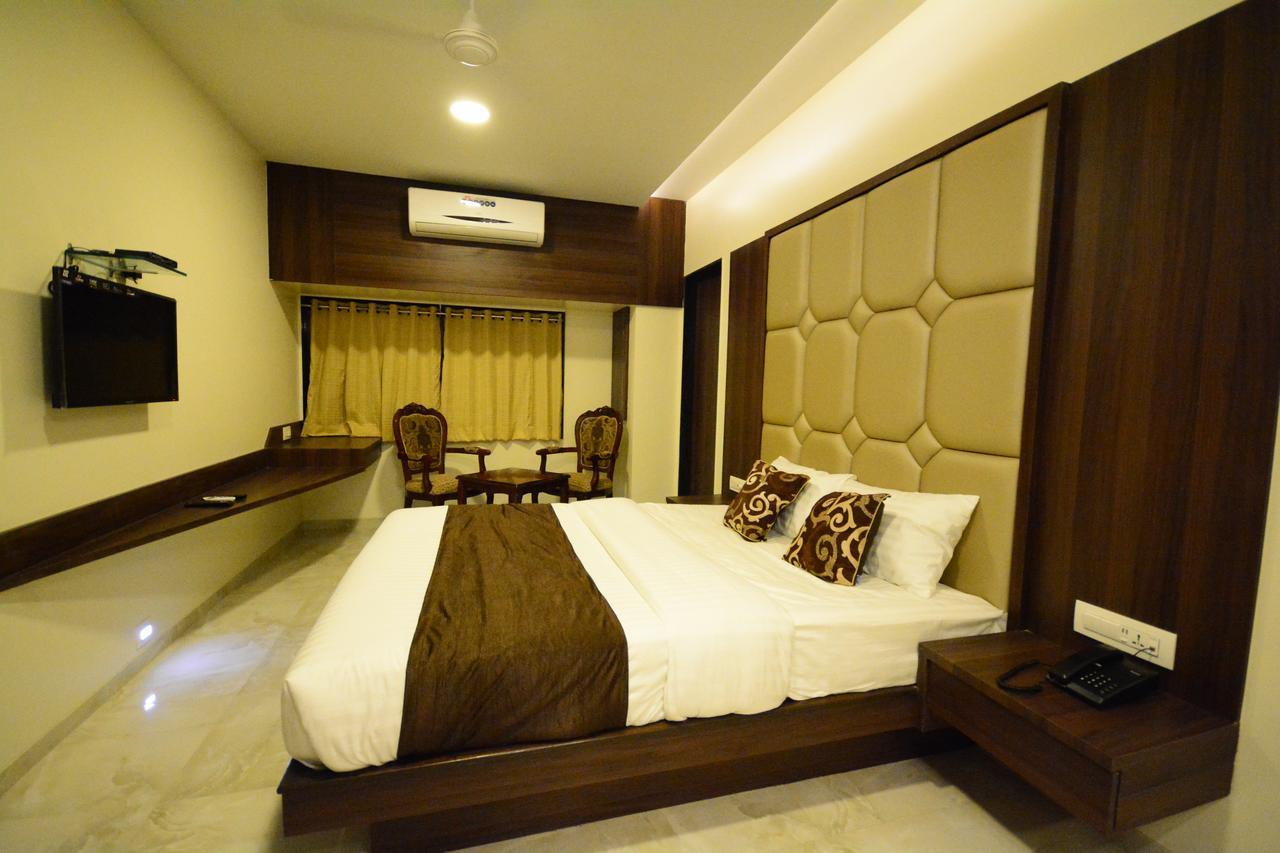 Hotel 24 Seven Nashik Exterior foto