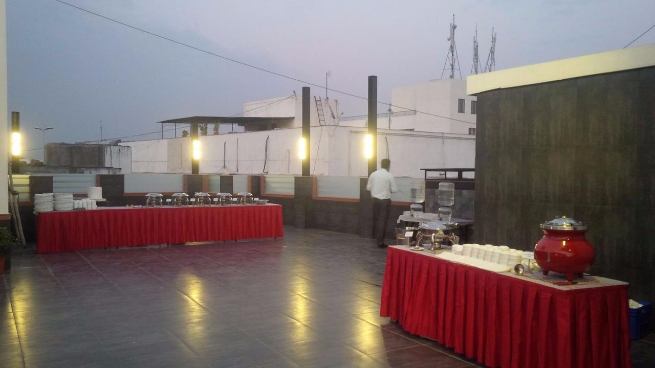 Hotel 24 Seven Nashik Exterior foto