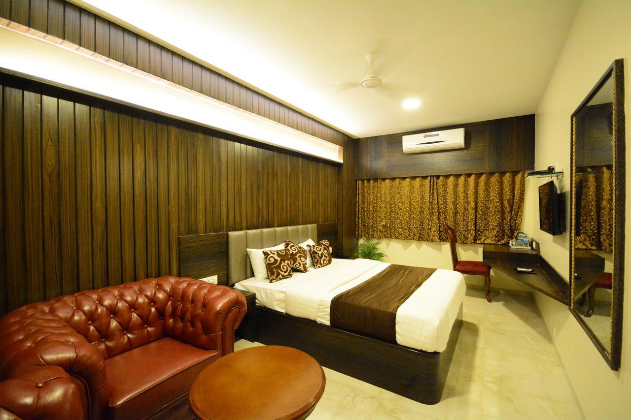 Hotel 24 Seven Nashik Exterior foto