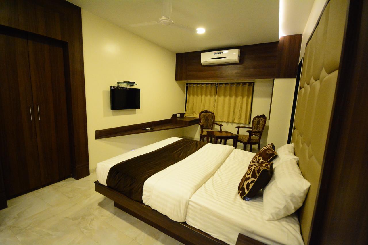 Hotel 24 Seven Nashik Exterior foto